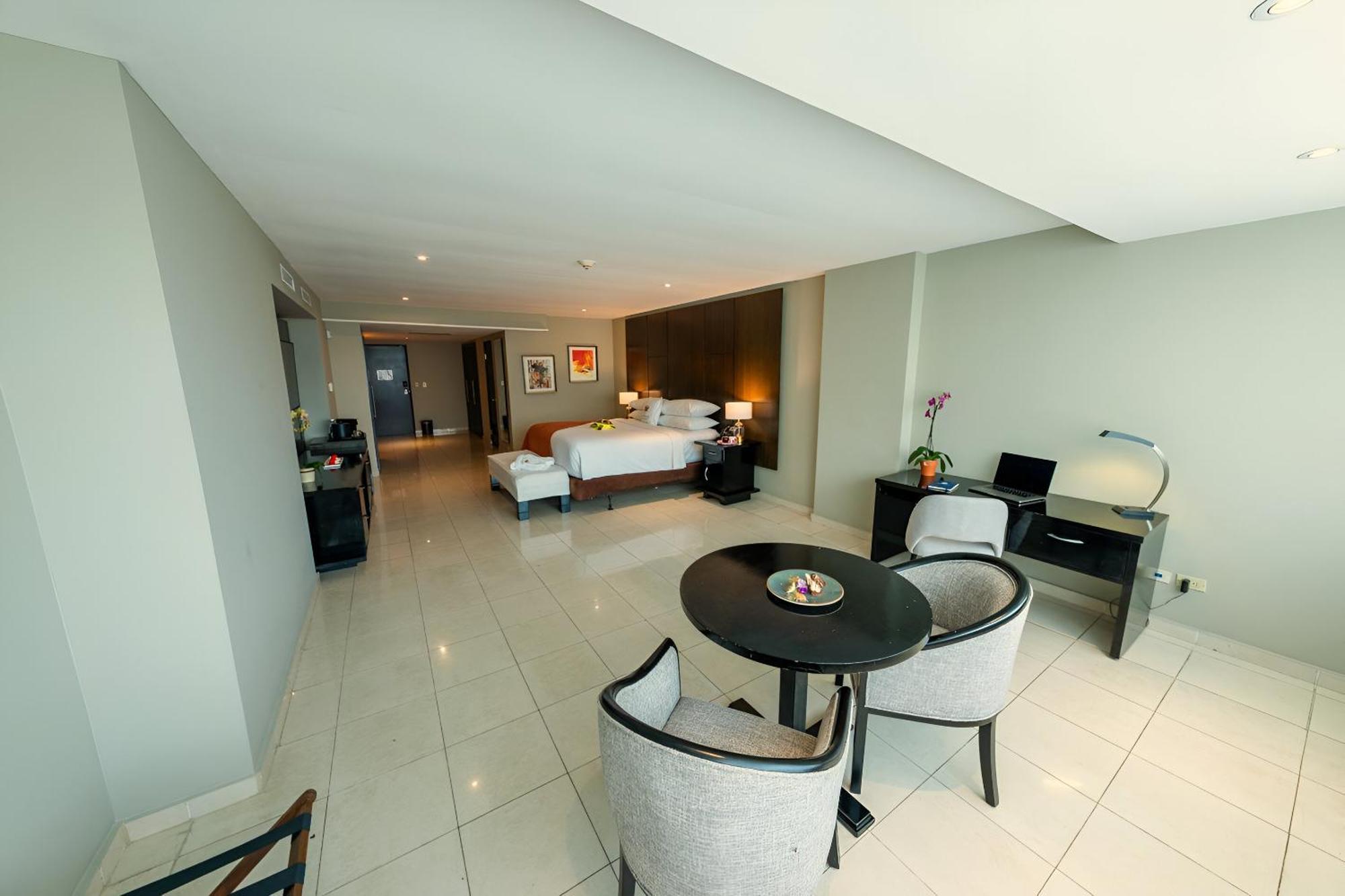 Hotel El Panama By Faranda Grand, A Member Of Radisson Individuals Kültér fotó A suite at the hotel